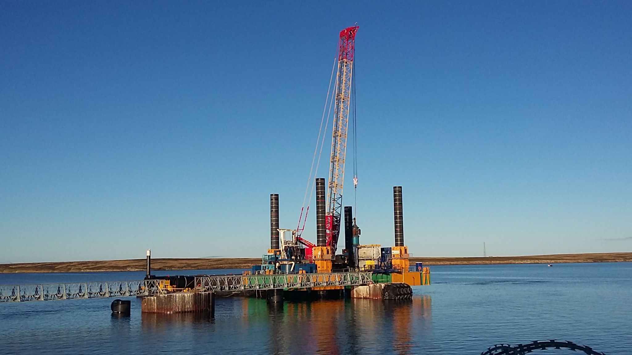 combifloat modular jack up barge with drill for piledriving work