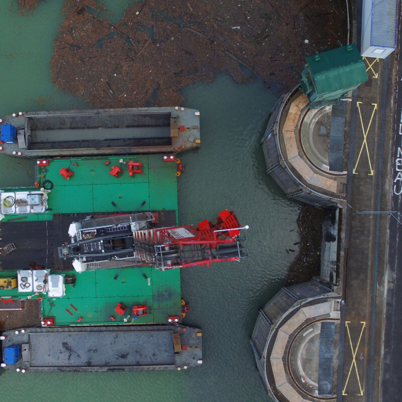 modular barge for dredging at reservoir